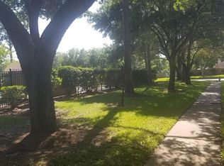 4111 Summit Valley Dr, Houston, TX 77082