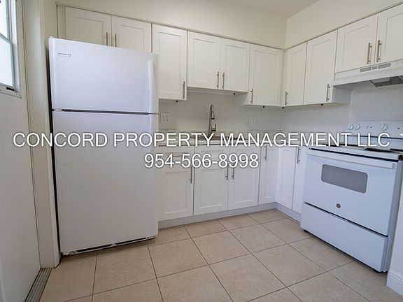 3rd image of 1855 Adams St #29