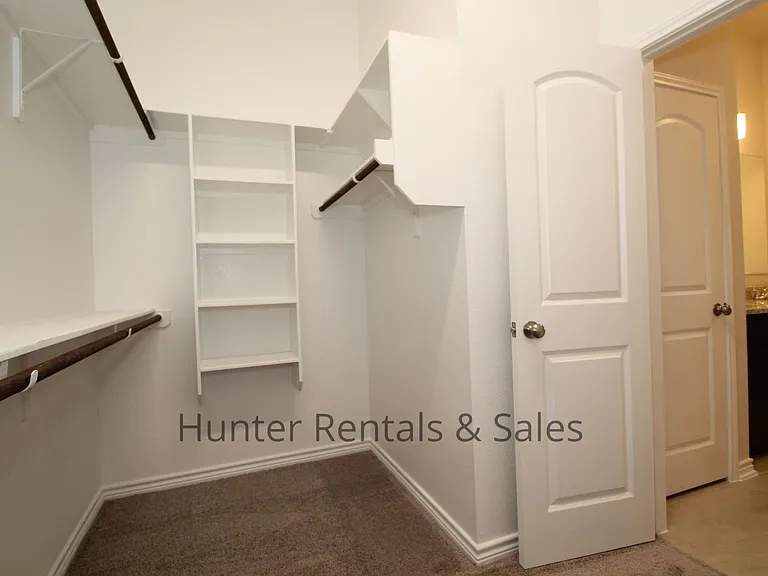 1902 Bayou Wood Ln — Photo 13