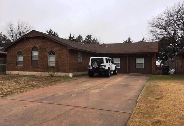 1st image of 305 S Silver Leaf Dr