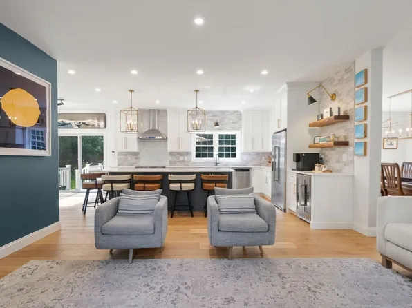70 Indian Pond Rd, Kingston, MA 02364