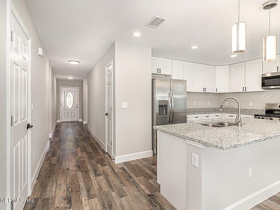3rd image of 415 WILLOW BRANCH Avenue