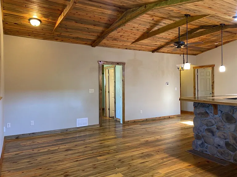 517 Endicott St — Photo 25