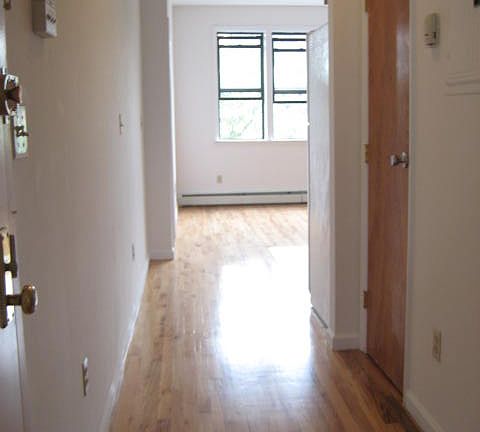 3rd image of 537 Meeker Ave #3
