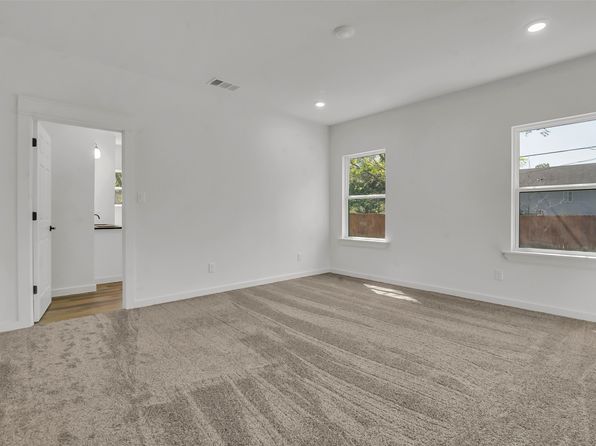 203 W Elm St, Whitewright, TX 75491
