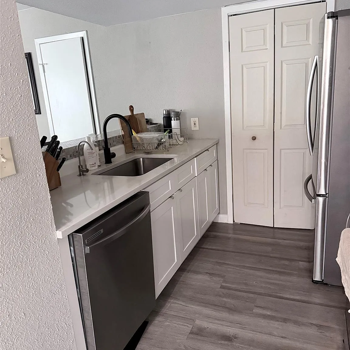2 bed, 1.5 bath, 1000 sqft, $1,700 — Photo 4