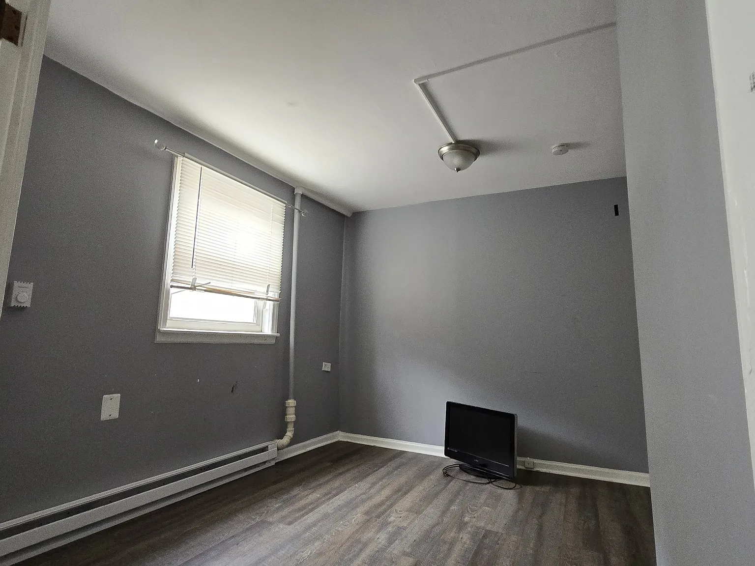 1 bed, 650 sqft, $1,300 — Photo 3