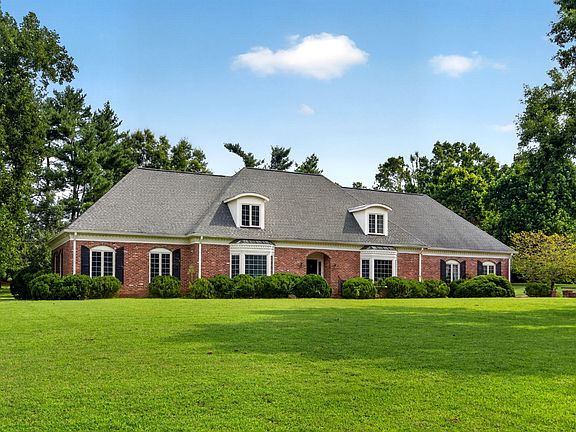 2nd image of 6517 Edinburgh Dr