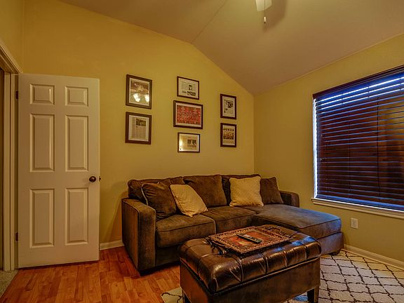 2nd image of 107 Plumbago Dr