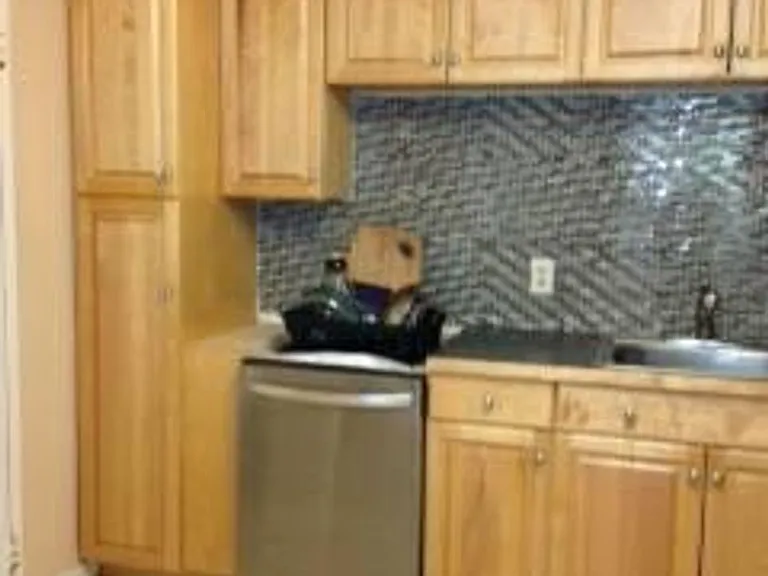 200 Kent St #11 — Photo 2