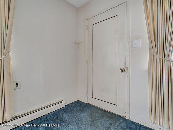 3rd image of 21 Goyave St