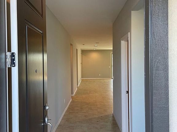 5th image of 11005 W Melvin St