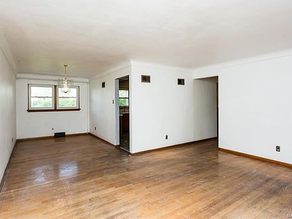 3rd image of 6817 Berkridge Ct
