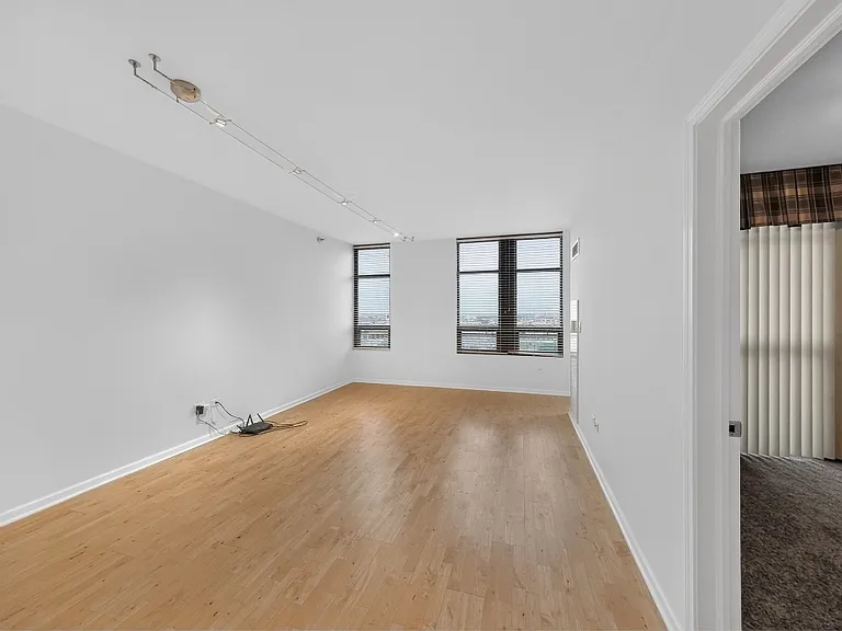 1255 S State St #1304 — Photo 9