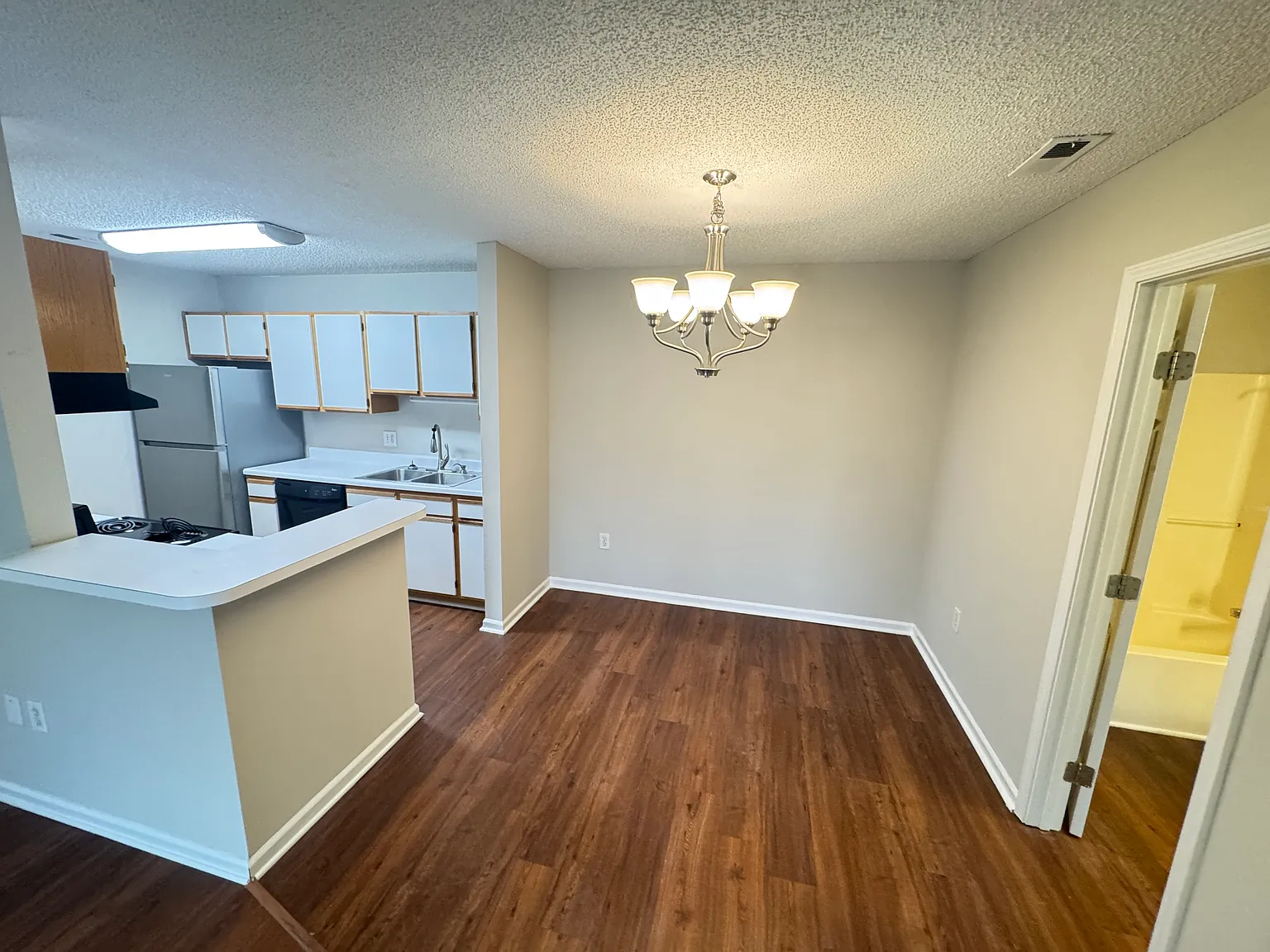 1 bed, 779 sqft, $1,100 — Photo 3