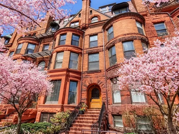 19 Bay State Rd APT 4, Boston, MA 02215