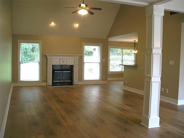 2830 The Terraces Way — Photo 3