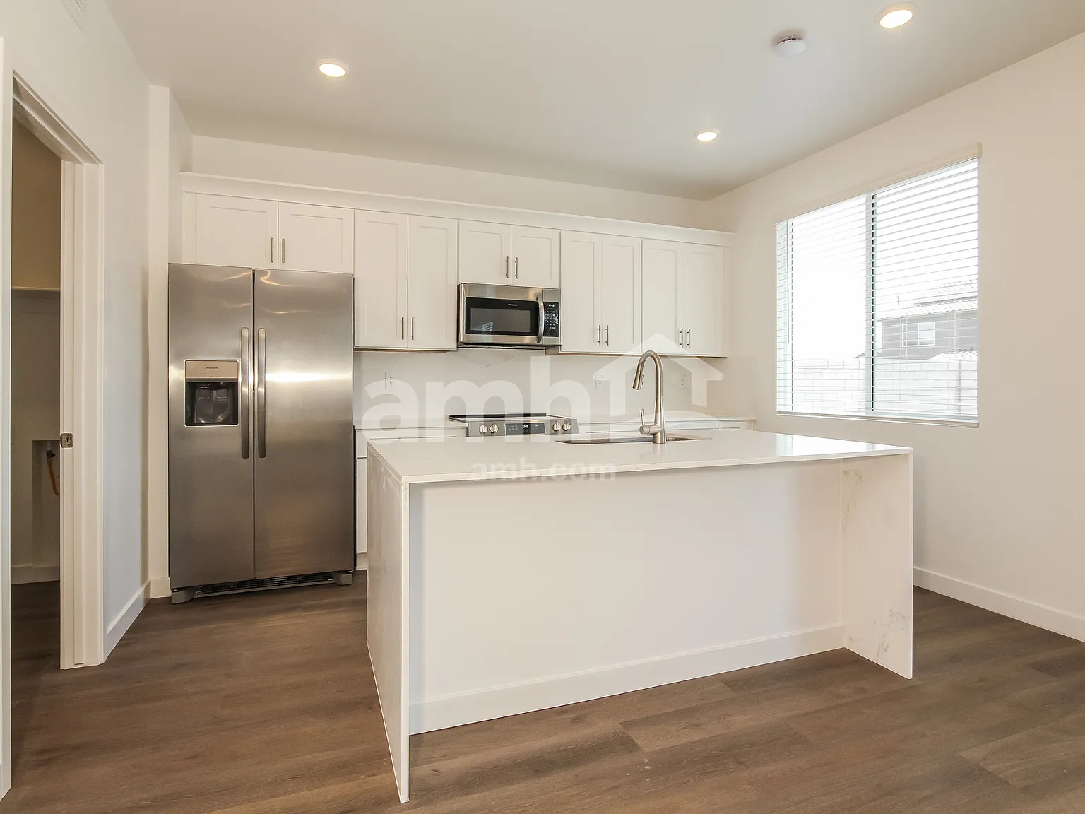 5 bed, 3.0 bath, 2165 sqft, $2,420 — Photo 4