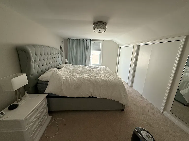 19 Rose Ave — Photo 11