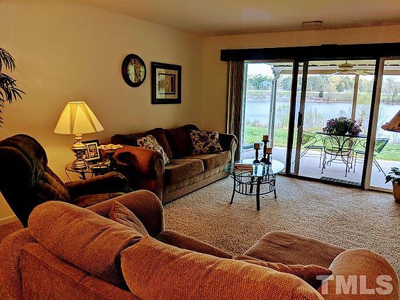 3rd image of 23 East St #23