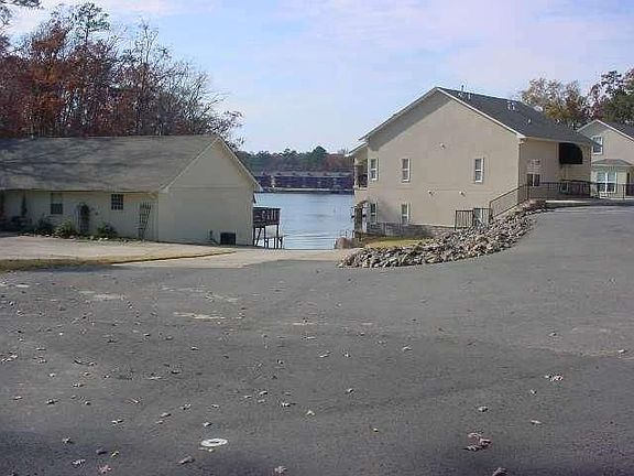 3rd image of 119 Goodner Ln