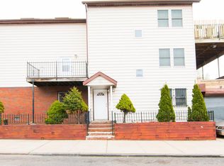 37-35 Bleecker St, Jersey City, NJ 07307