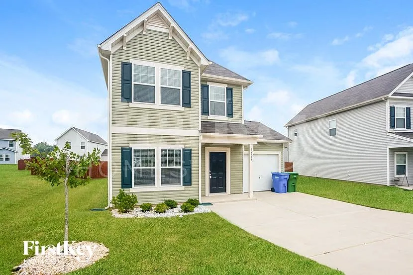 3 bed, 2.5 bath, 2088 sqft, $2,345 — Photo 3