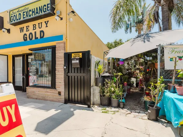 10550 1/4 W Victory Blvd, North Hollywood, CA 91606