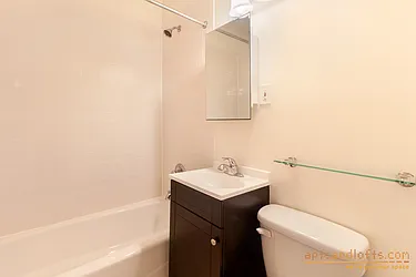 Rented by aptsandlofts.com