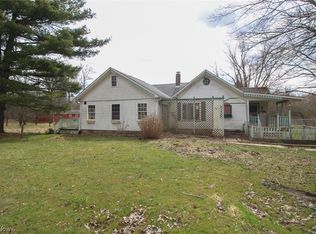 6151 Oak St, Lowellville, OH 44436
