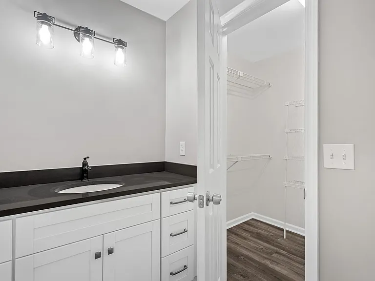 1137 Brentwood Point — Photo 23