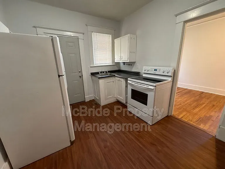 1112 Troupe St — Photo 6