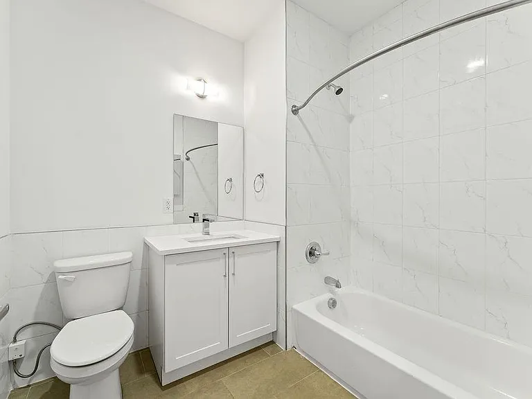 429 Bergen Ave #407 — Photo 6