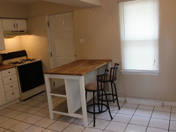 4th image of 923 Lathrop Ave