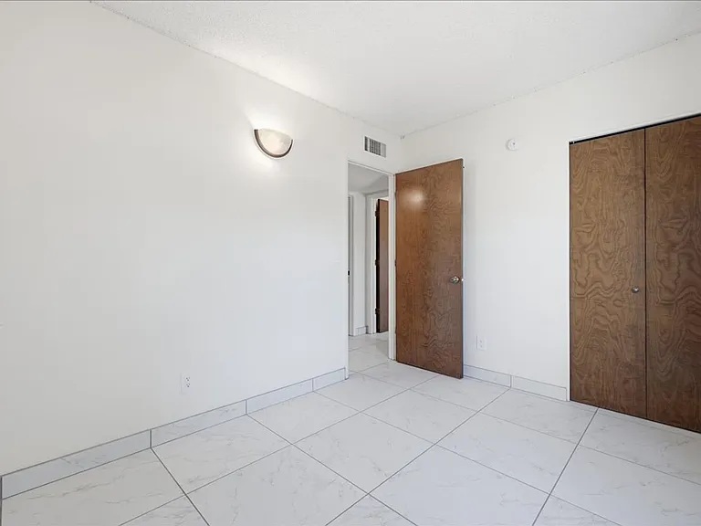 7530 E Stella Rd — Photo 17