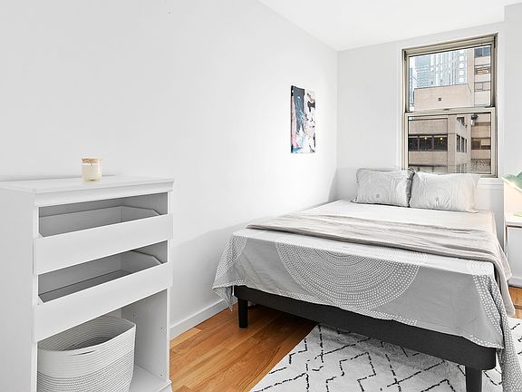 3rd image of 200 E 58th St APT 15F