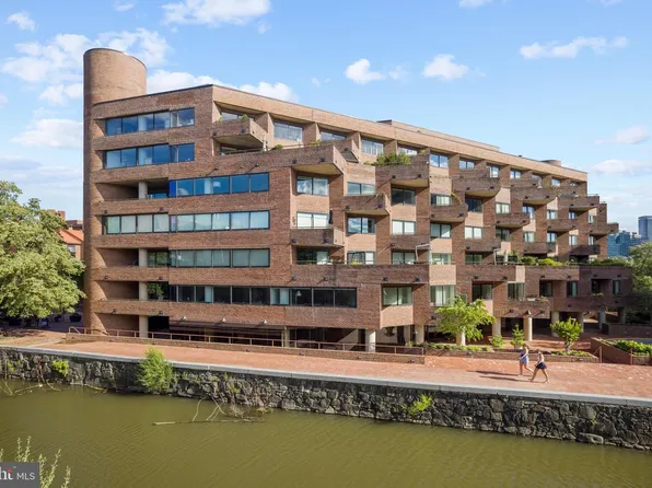 1015 33rd St NW APT 402, Washington, DC 20007