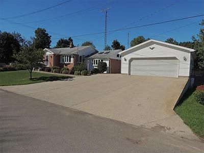 2nd image of 101 Uneta St