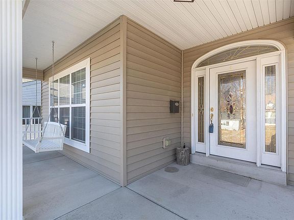 2nd image of 402 Lee Ave