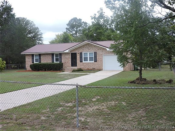 3rd image of 3632 Gloucester Dr