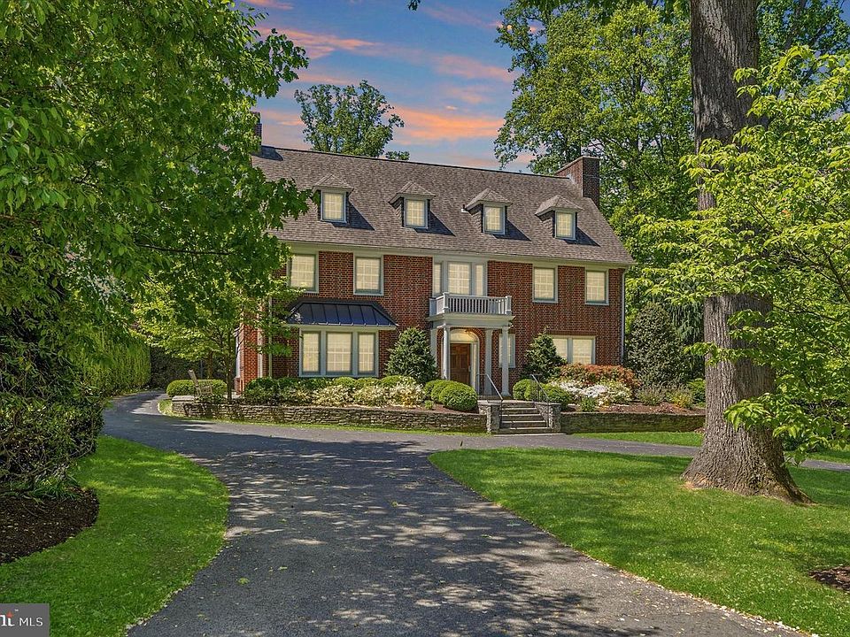 1st image of 207 Curwen Rd