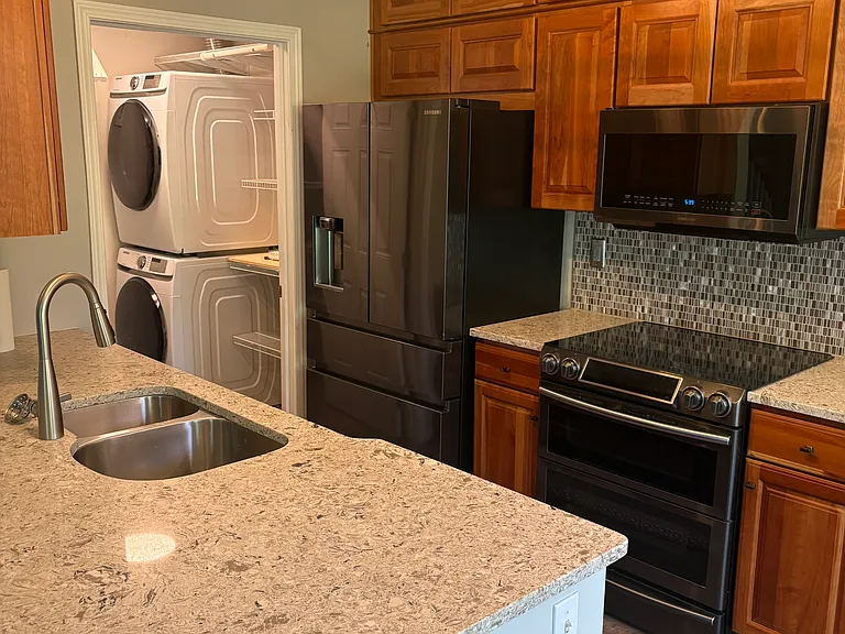 1008 Sonie Dr — Photo 24