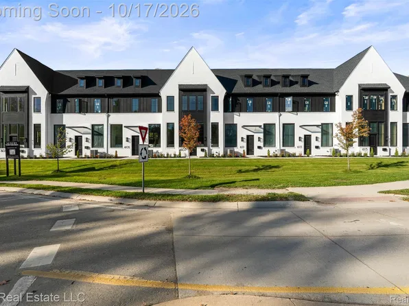 605 E Flint St, Lake Orion, MI 48362