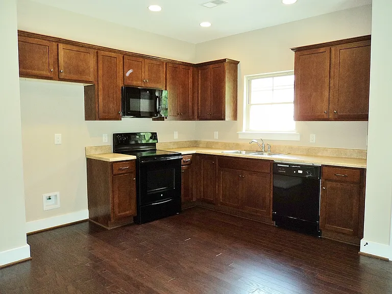 108 Falling Waters Ln — Photo 8
