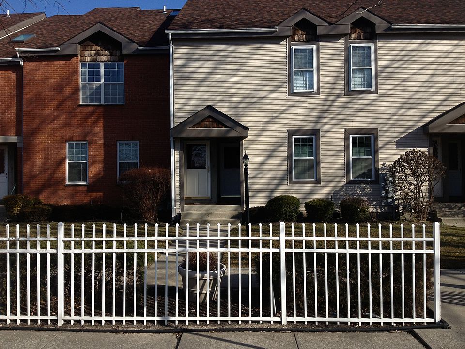 1st image of 52 Greenmeadow Dr