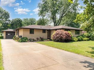 1904 Ivy Ln, Midland, MI 48642