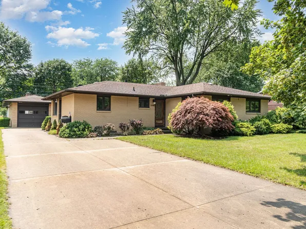 1904 Ivy Ln, Midland, MI 48642