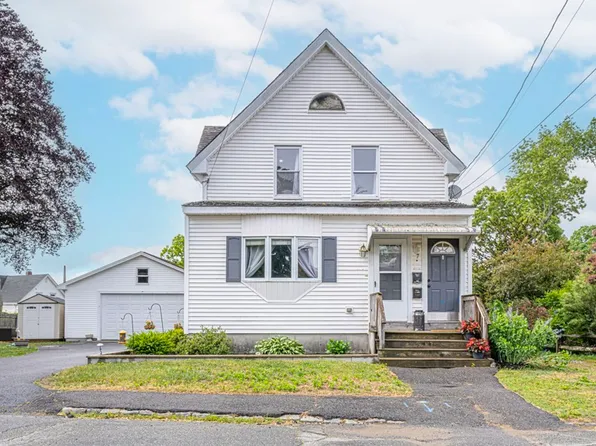 7 Bradford Pl, Taunton, MA 02780