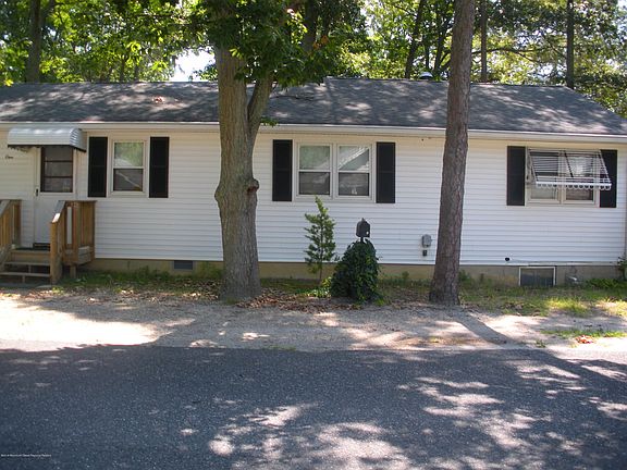2nd image of 1 Gilford Pl