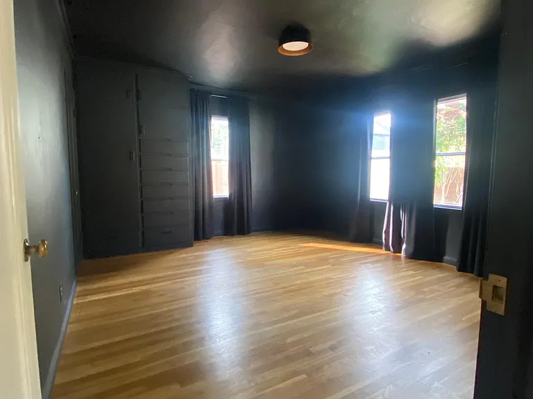 223 E University Ave — Photo 22
